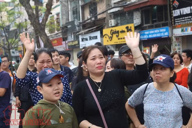 Giây phút xúc động tiễn thanh niên Thủ đô lên đường nhập ngũ ảnh 14