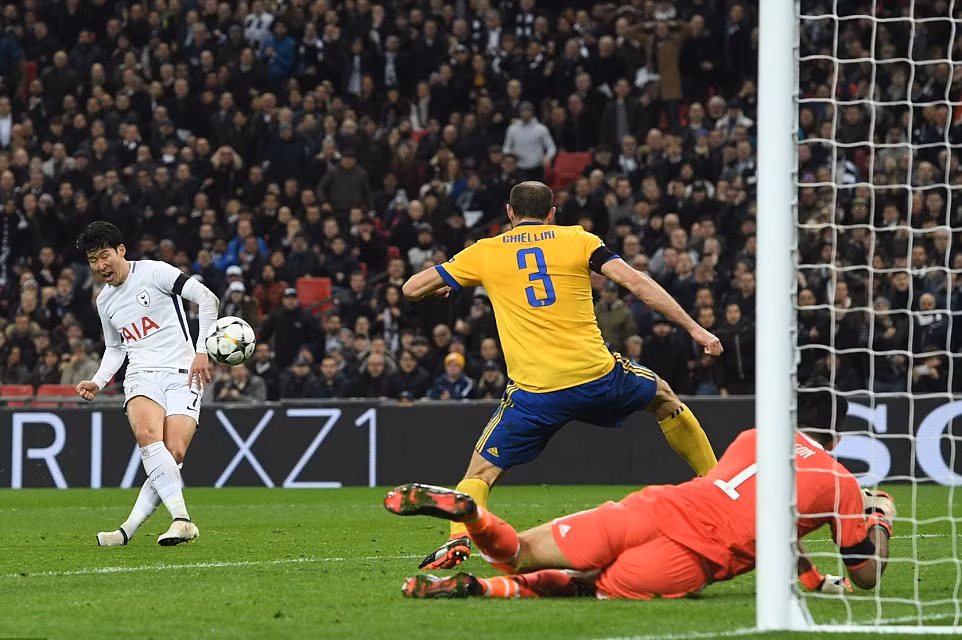 Ba phút 'thần thánh' của Juventus dập tắt giấc mơ Tottenham ảnh 2