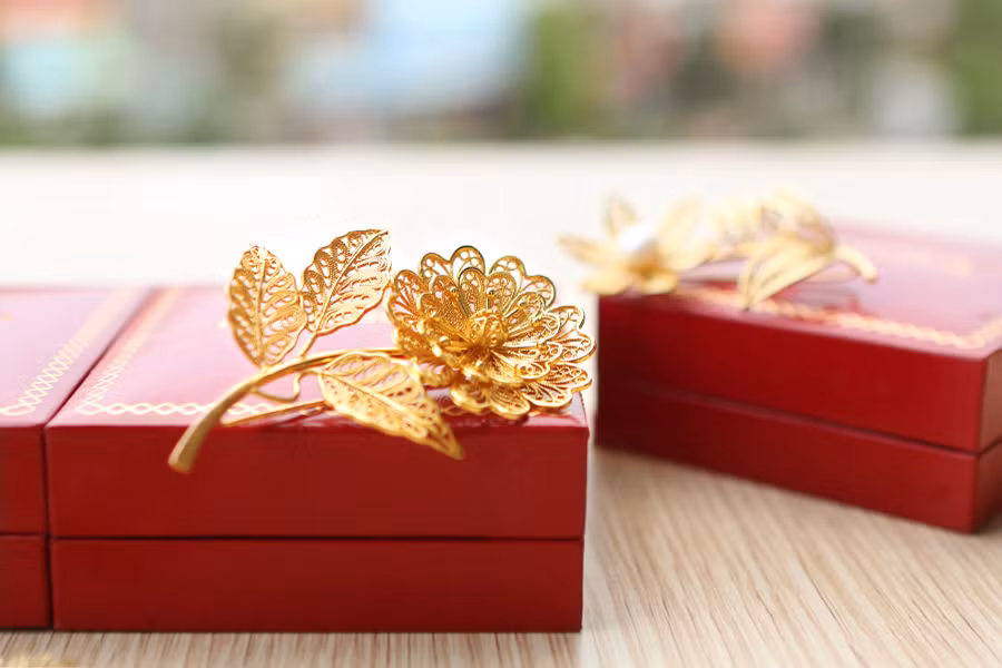 Đủ loại quà tặng mạ vàng cho ngày 8/3 ảnh 2