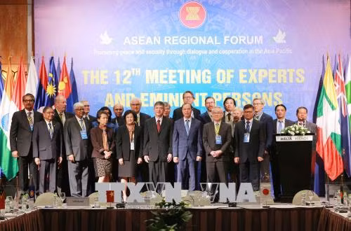 Cuộc họp lần thứ 12 Nhóm các Chuyên gia và Nhân vật nổi tiếng của Diễn đàn Khu vực ASEAN ảnh 2