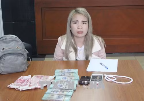 Bắt đối tượng vận chuyển tiền trái phép qua biên giới ảnh 1