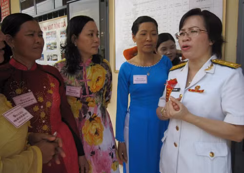 “Hoa biển” Vùng 2 Hải quân ảnh 1