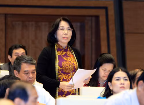 “Thầy” đua với “thợ” ảnh 1
