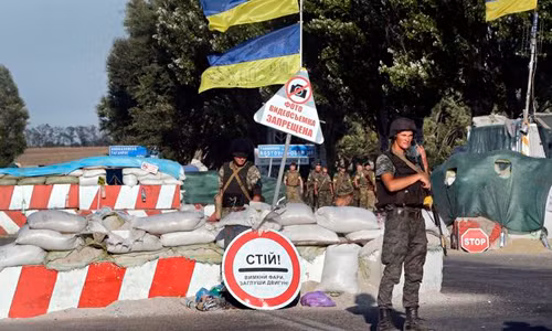 Quân ly khai ra tối hậu thư buộc lính Ukraine nộp vũ khí ảnh 1