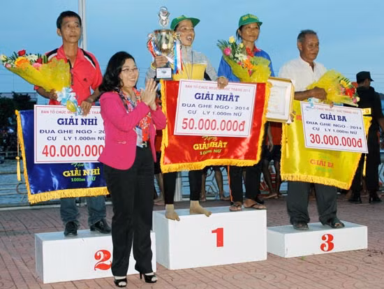 Tưng bừng lễ hội đua ghe Ngo ảnh 9