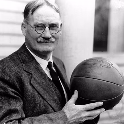 James Naismith, 'cha đẻ' của bóng rổ ảnh 1
