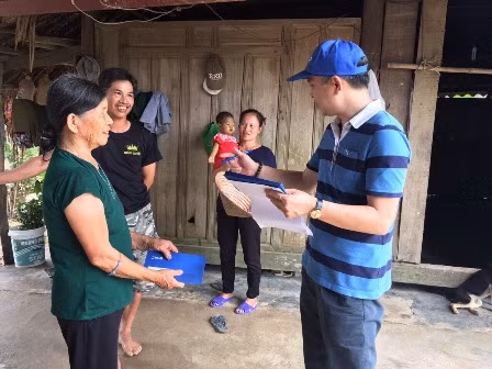 Ngân hàng xây nhà chống lũ ủng hộ đồng bào miền Trung ảnh 1