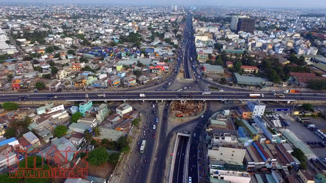 Thông xe hầm chui ở nút giao 3 tầng cửa ngõ Tây Bắc TP Hồ Chí Minh ảnh 2