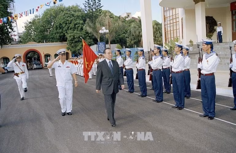 Những hình ảnh hoạt động của Nguyên Thủ tướng Chính phủ Phan Văn Khải ảnh 11