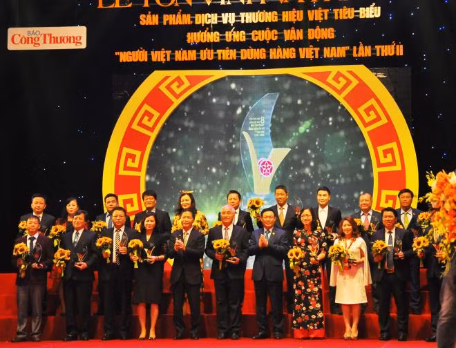 96 doanh nghiệp được trao giải thưởng Thương hiệu Việt tiêu biểu ảnh 1