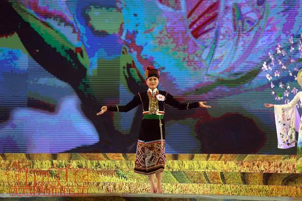 Thi trang phục truyền thống các dân tộc tỉnh Điện Biên ảnh 6