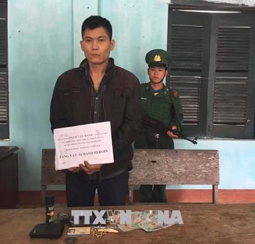 Bắt đối tượng vận chuyển heroin từ Lào về Việt Nam ảnh 1