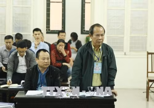 Đổi tội danh hai bị cáo trong vụ án Bùi Văn Khen cố ý làm trái quy định ảnh 1