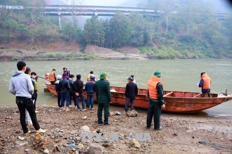 Tìm thấy thêm 3 thi thể công nhân bốc vác đuối nước tại Lào Cai ảnh 1