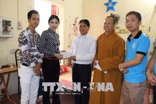 Ấm áp nồi cháo từ thiện ảnh 2