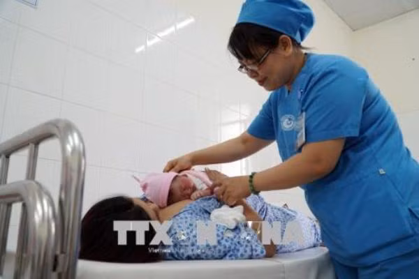 Công an sẽ vào cuộc điều tra, xử lý vụ truyền bá sinh con 'thuận tự nhiên' ảnh 1
