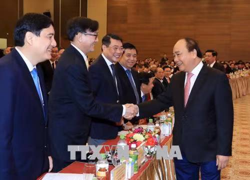 Thủ tướng Nguyễn Xuân Phúc dự Hội nghị gặp mặt các nhà đầu tư tại tỉnh Nghệ An ảnh 2