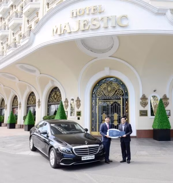 Majestic Sài Gòn tiếp nhận E 200 thế hệ mới từ Mercedes-Benz Việt Nam ảnh 1