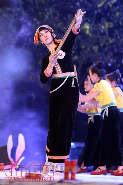 Thi trang phục truyền thống các dân tộc tỉnh Điện Biên ảnh 16