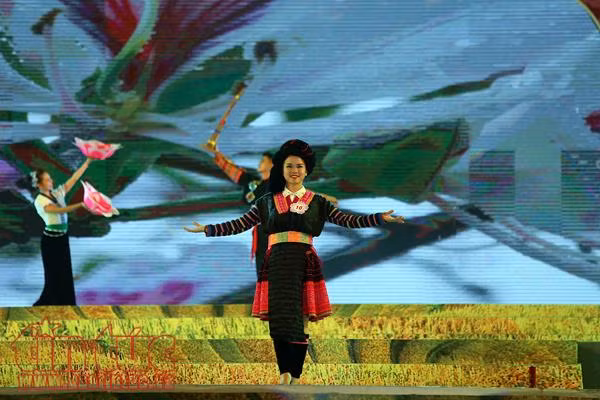 Thi trang phục truyền thống các dân tộc tỉnh Điện Biên ảnh 7