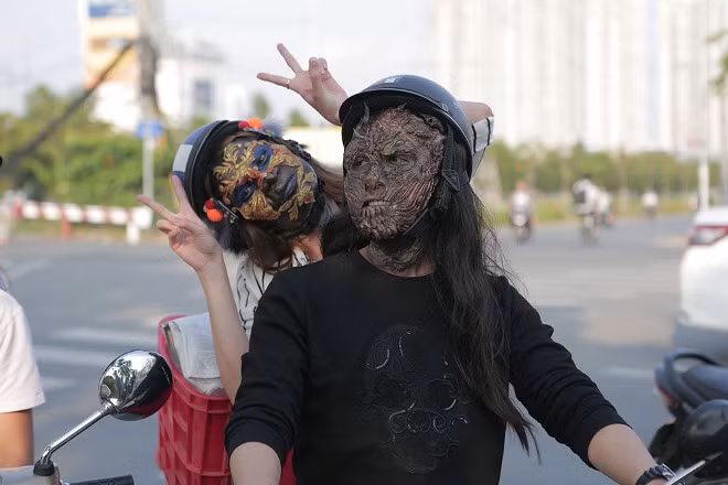 'Lựa chọn của trái tim': Từ chối hai trai tài để hẹn hò với chàng tài xế, rồi lại bỏ cuộc ảnh 8