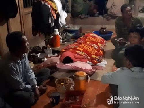 Uống rượu ngâm rễ cây rừng, 3 người chết, 1 người nguy kịch ảnh 1