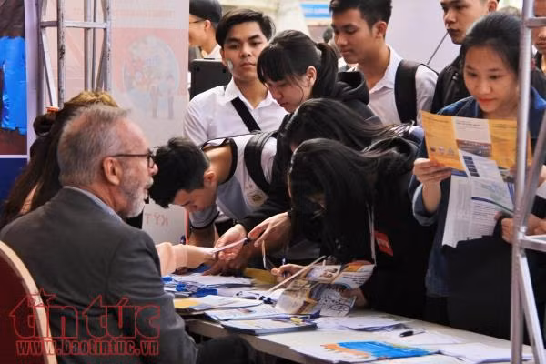 Gần 20.000 học sinh tham gia Ngày hội tư vấn tuyển sinh hướng nghiệp 2018 ảnh 7