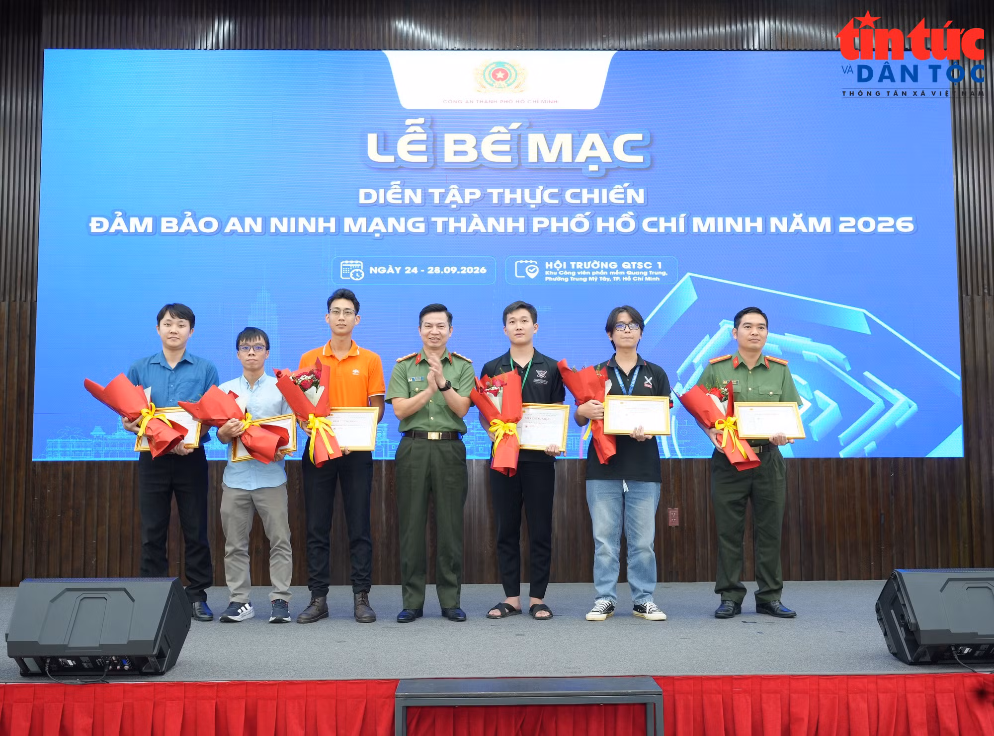 baotintuc_tr_280926anninhmang.jpg