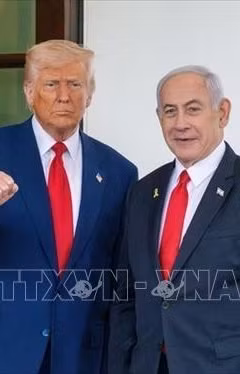 Tổng thống Mỹ Donald Trump (trái) trong cuộc gặp Thủ tướng Israel Benjamin Netanyahu tại Washington, D.C. Ảnh: IRNA/TTXVN