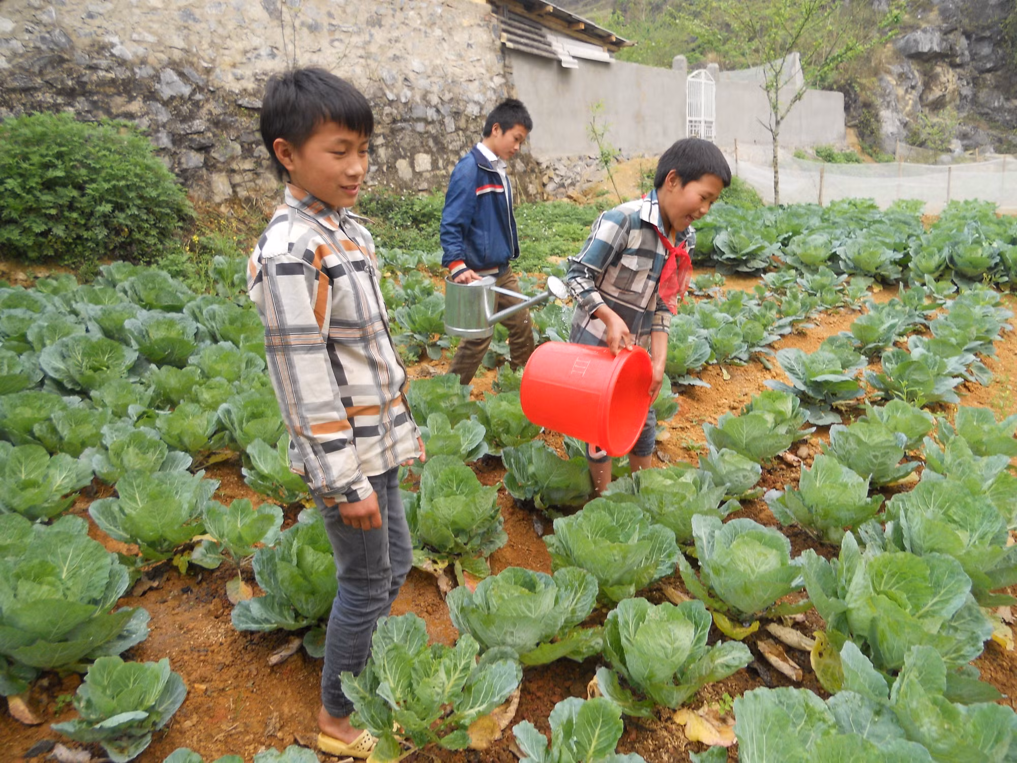 Trẻ em dân tộc thiểu số kể chuyện qua ảnh ảnh 8