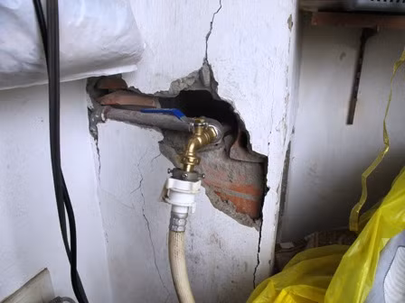 Dân chưa kịp tái định cư, nhà đã hỏng ảnh 6
