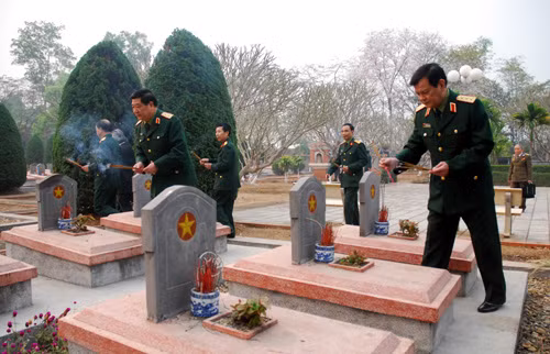 Các điểm di tích Điện Biên Phủ hút du khách tham quan ảnh 11