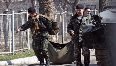 Ukraine ngừng hợp tác quân sự với Nga ảnh 1