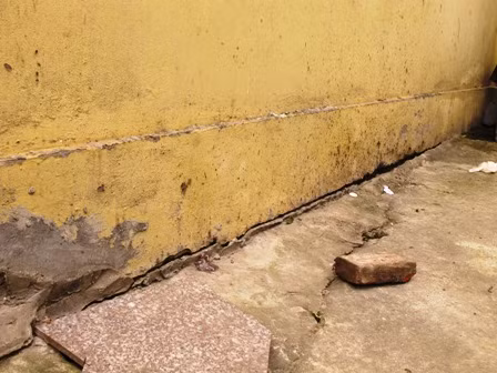 Dân chưa kịp tái định cư, nhà đã hỏng ảnh 9