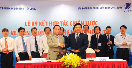 VNPT và tỉnh Tiền Giang ký hợp tác về VT-CNTT ảnh 1