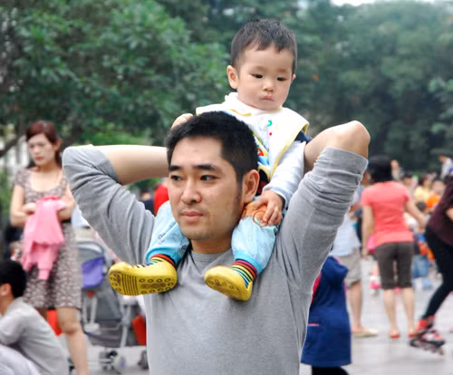 Vườn hoa Lý Thái Tổ đông nghịt người ngày Giỗ Tổ ảnh 4