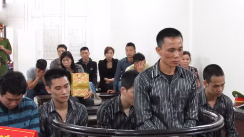Côn đồ nổ súng giải quyết mâu thuẫn ảnh 1