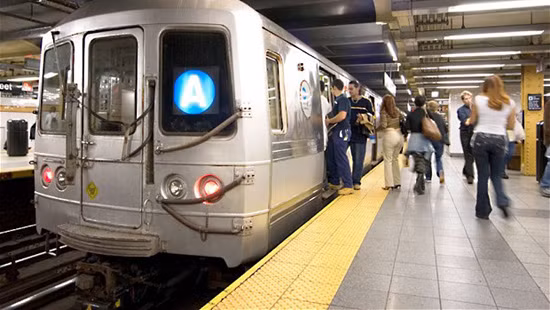  Mỹ chặn âm mưu đánh bom tàu điện ngầm New York ảnh 1