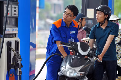Bộ Tài chính yêu cầu giữ nguyên giá xăng ảnh 1