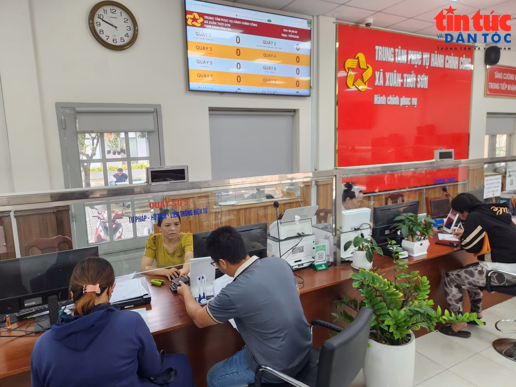 baotintuc_tr_hanhcinh03.jpg