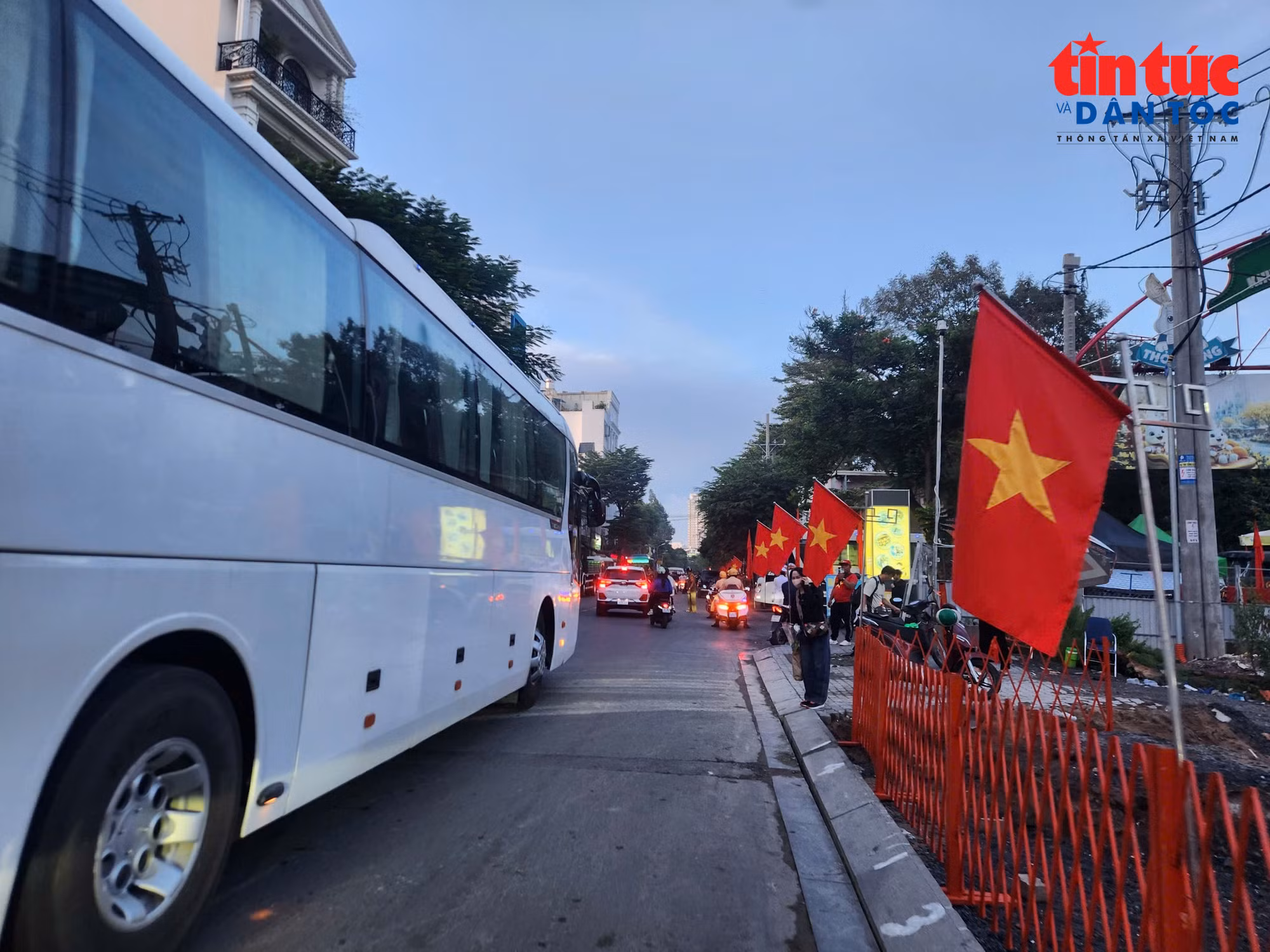 baotintuc_tr_hoa-xom.jpg