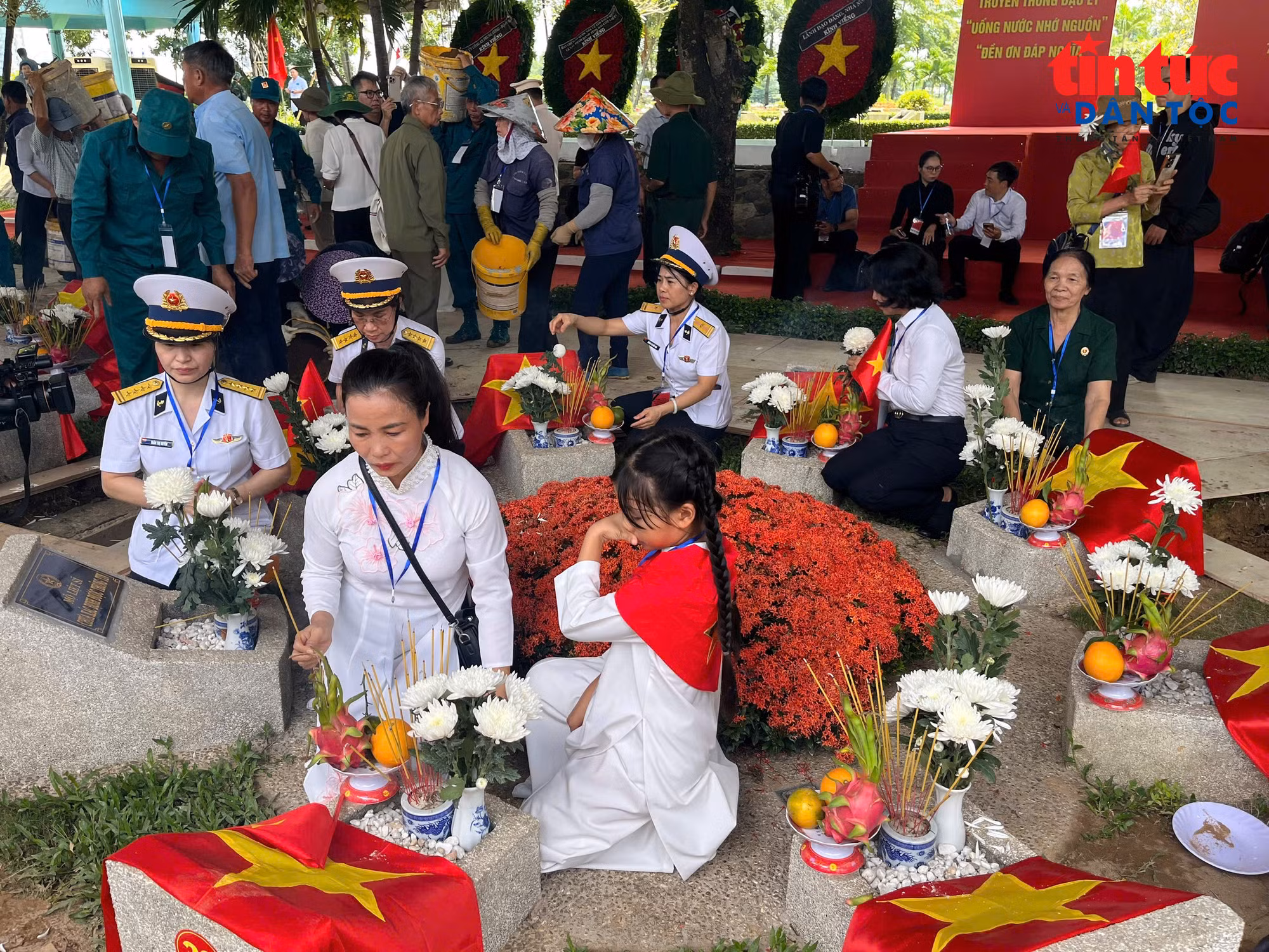 baotintuc_tr_doiten06.jpg