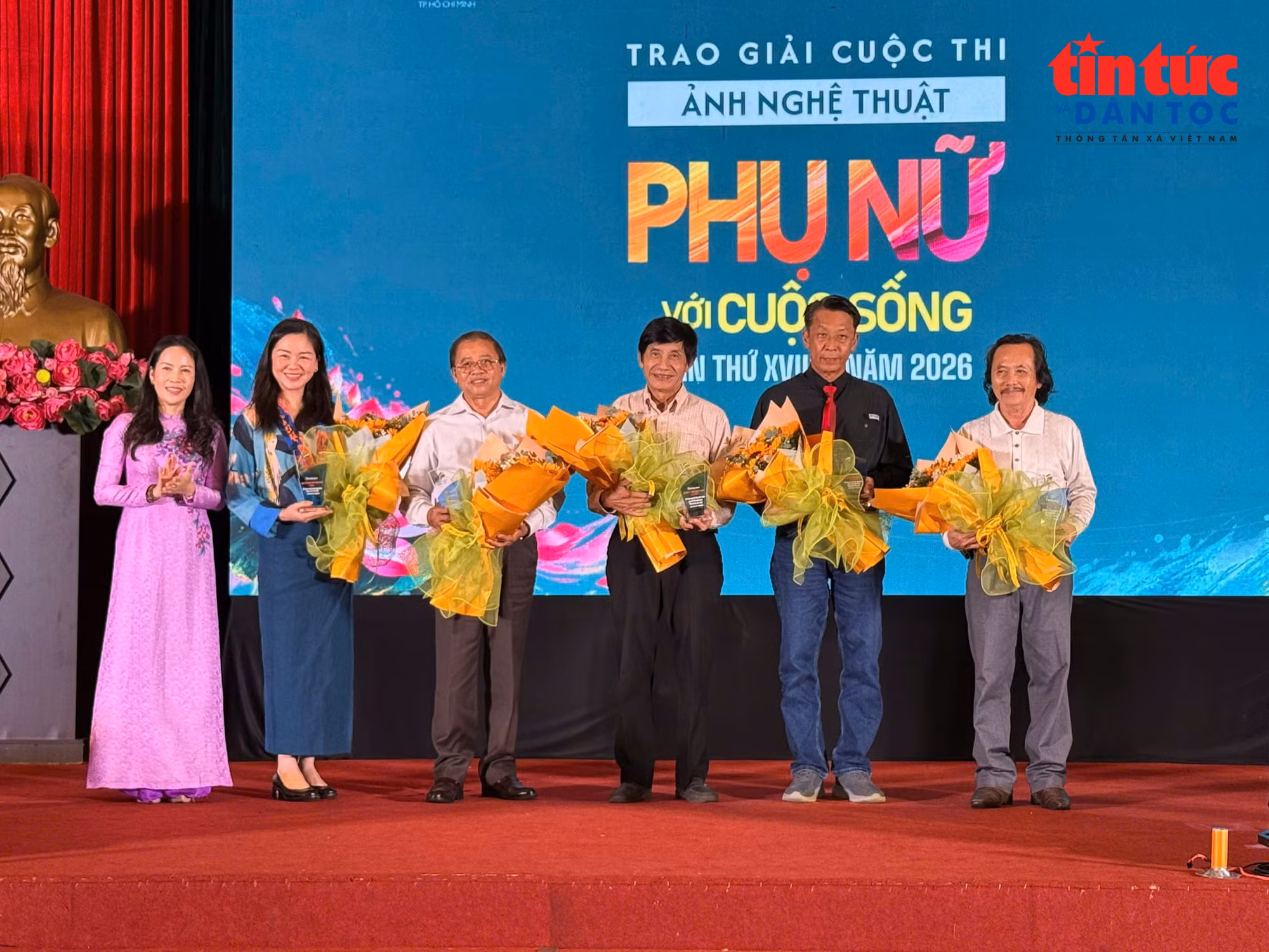 baotintuc_tr_doiso04.jpg