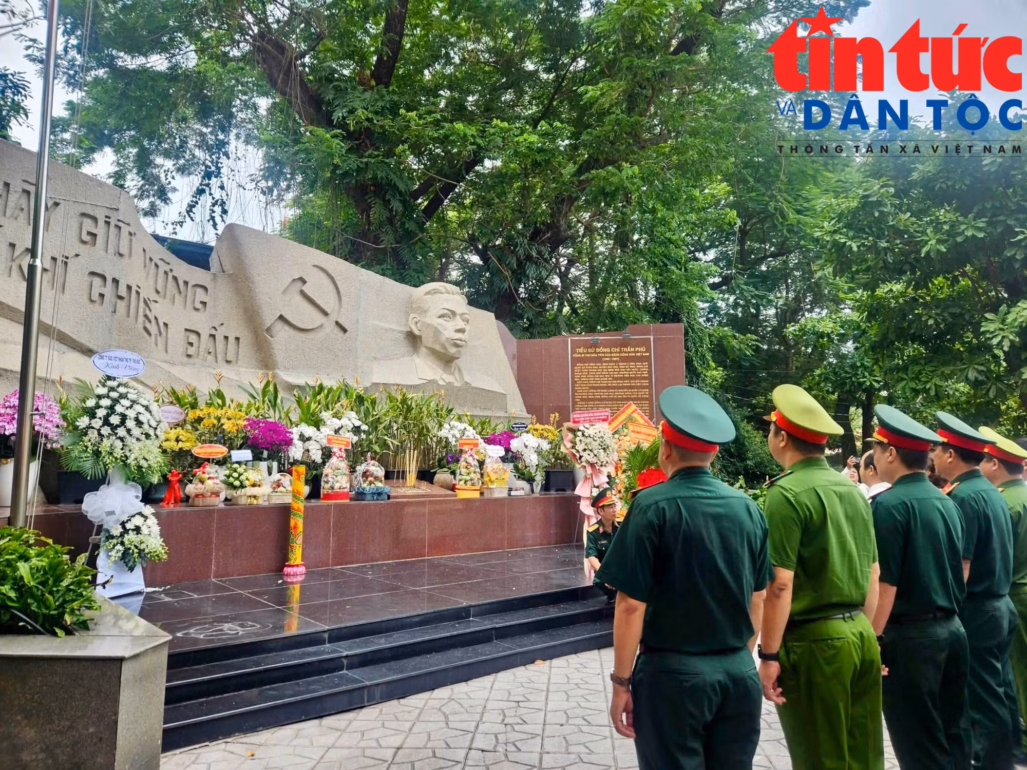 baotintuc_tr_viengdang.jpg