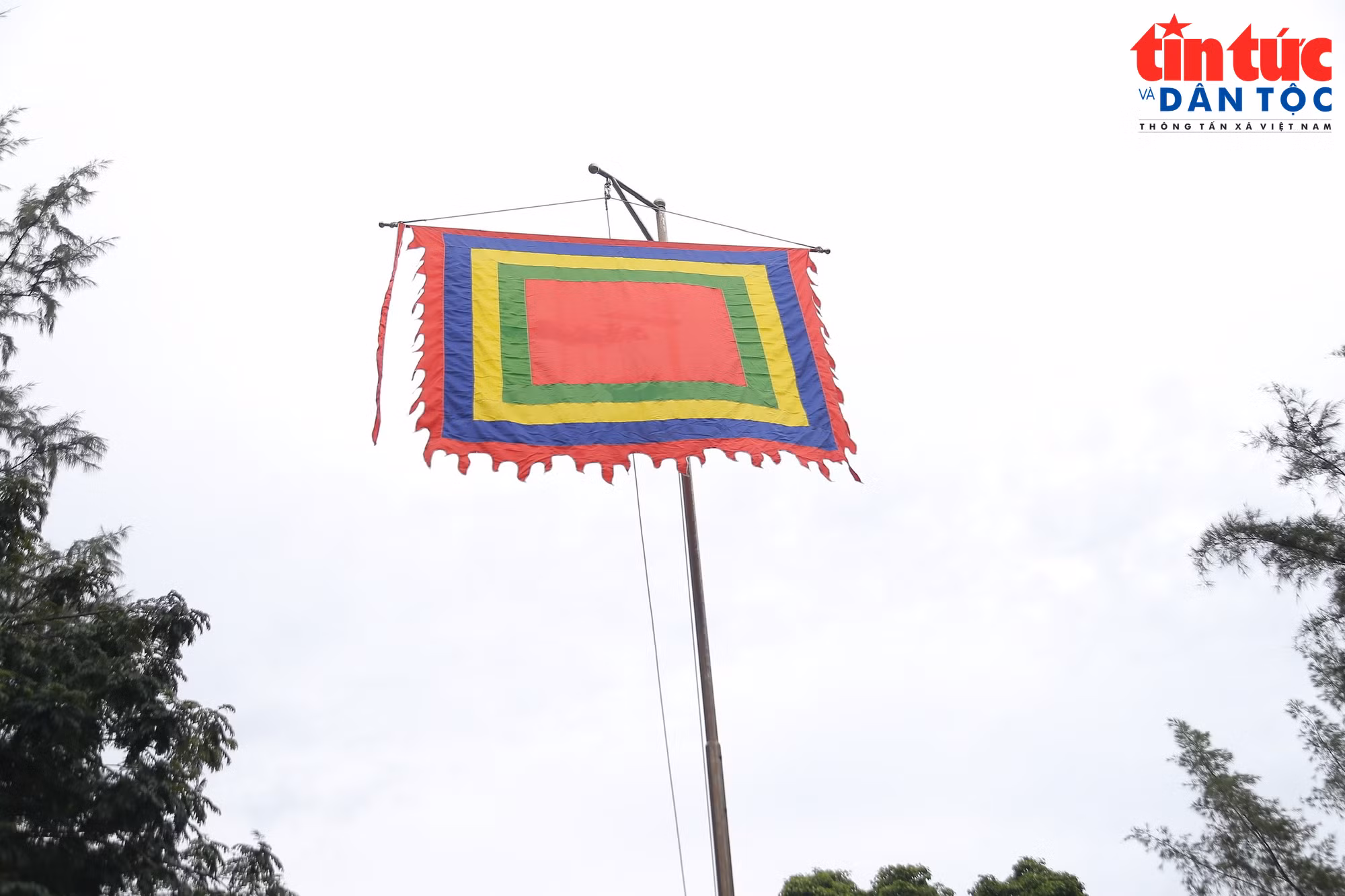 baotintuc_tr_khai-co.jpg