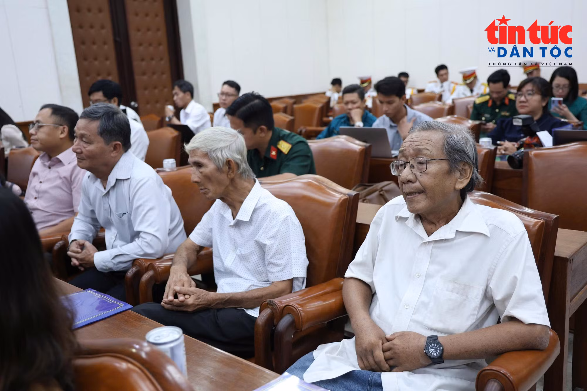 baotintuc_tr_nhanchung.jpg
