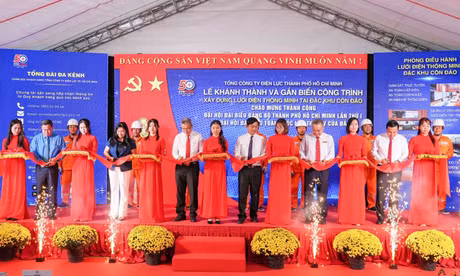 Công trình lưới điện thông minh tại Đặc khu Côn Đảo - một dấu ấn nổi bật của EVNHCMC trong phát triển lưới điện thông minh sau khi mở rộng địa bàn quản lý.