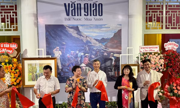 Lần đầu giới thiệu gia tài hội họa Văn Giáo tại phương Nam