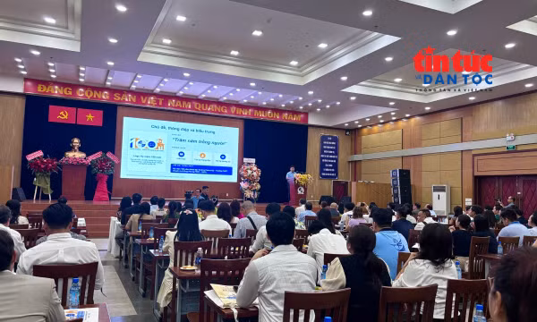 Petrus Ký - Lê Hồng Phong: Một thế kỷ tiếp nối truyền thống