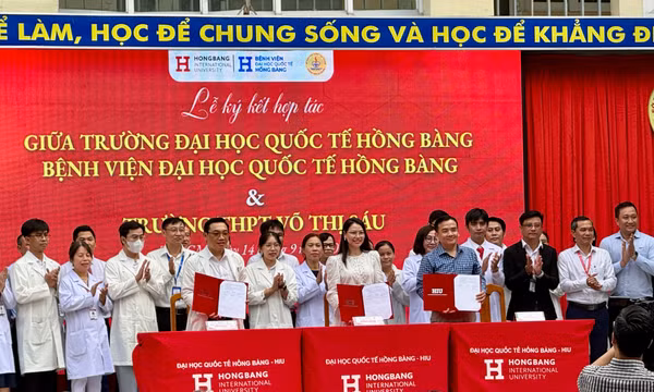 Trường THPT Võ Thị Sáu là điểm mở đầu cho chương trình khám sức khoẻ và tư vấn nghề nghiệp cho các trường THPT trên địa bàn Thành phố.